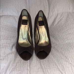 Dolce vita brown suede peep toe wedges